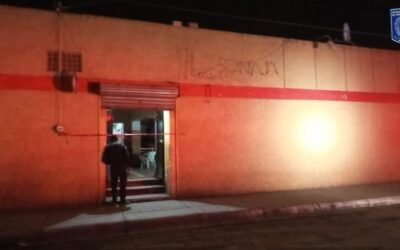 ACRIBILLAN A TRES EN BAR