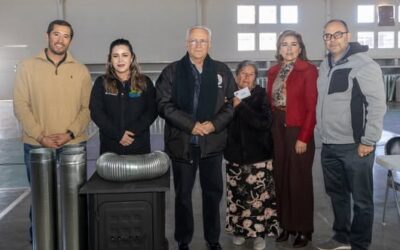ENTREGAN CALENTONES DE LEÑA A FAMILIAS VULNERABLES