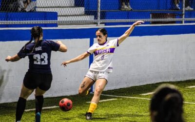 VICTORIA  DE ADELITAS LE DA CIMA COMPARTIDA