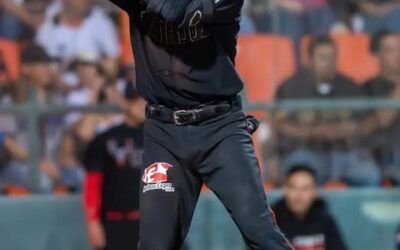 BERNY ALANIS, ANDRES URBINA Y ALEX CALCINO LOS RECEPTORES DE VENADOS