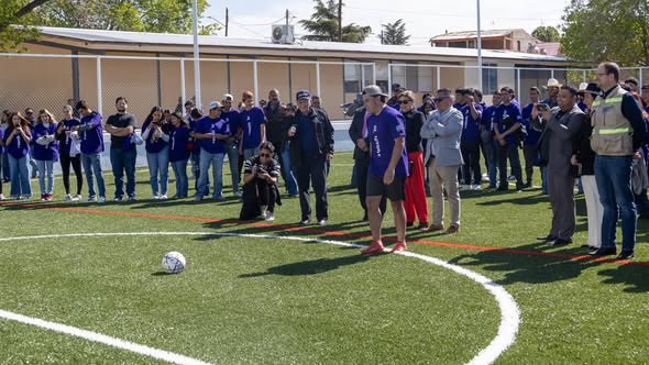 BETO PEREZ ENTREGA CANCHA DE FUTBOL