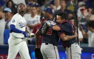 DERROTAN BRAVOS A DODGERS EMPATAN LA SERIE DIVISIONAL